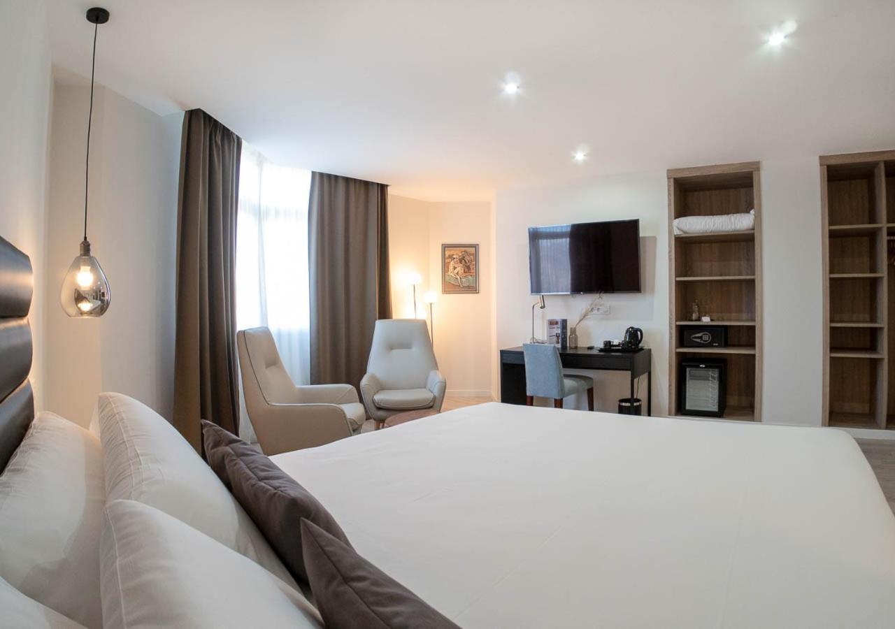 Pasarela Hotel 4*