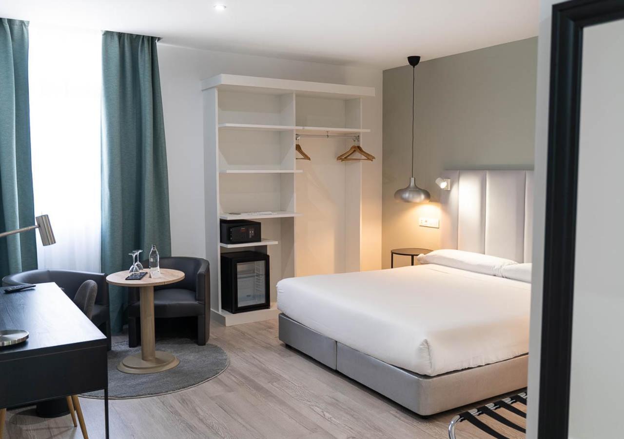 Pasarela Hotel Sevilla