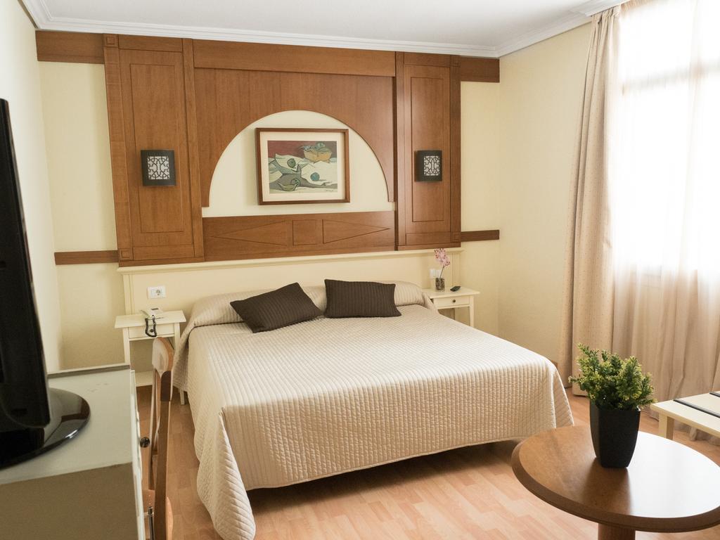 Hotel Pasarela 4*